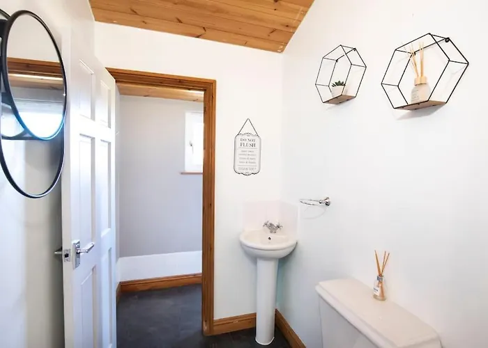 Family Honeybeelodge Hot Tub And Wood Burner York