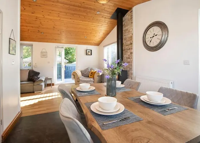 Family Honeybeelodge Hot Tub And Wood Burner