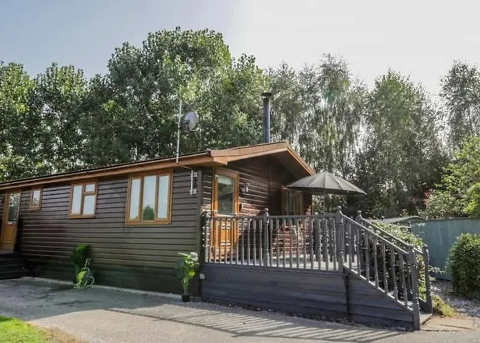 Family Honeybeelodge Hot Tub And Wood Burner York