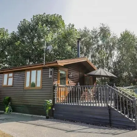 Family Honeybeelodge Hot Tub And Wood Burner York